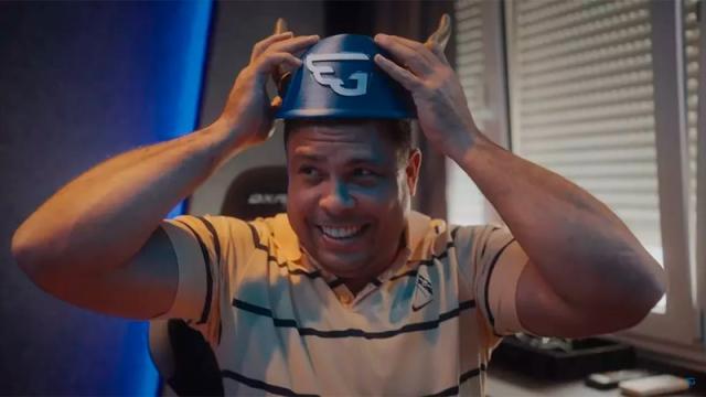 开云体育平台-成Twitch主播 罗纳尔多称自己当年不该那般浪荡！