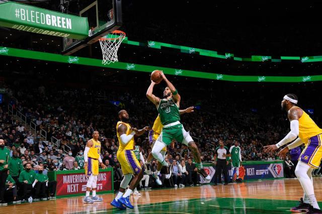 KAIYUN-花园球馆迎回久违的幸福 逆转湖人令绿军信心倍增