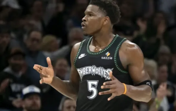 SPORTS-爱德华兹全场17投仅6中，得到19分6篮板5助攻1抢断1封盖